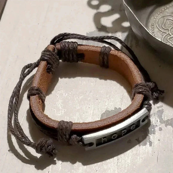Handcrafted Hope Affirmation Medium Brown Genuine Leather Silver Pewter Bracelet - Picture 6 of 6